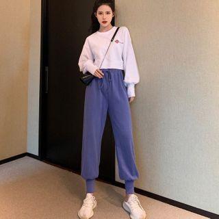 Lettering Cropped Sweatshirt / High-waist Plain Sweatpants