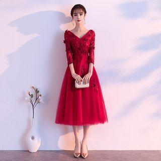 V-neck 3/4-sleeve Flower Applique Midi Prom Dress