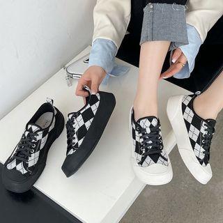 Square-toe Argyle Sandals