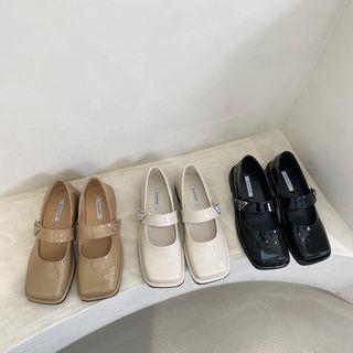 Lettering Square Toe Mary Jane Shoes