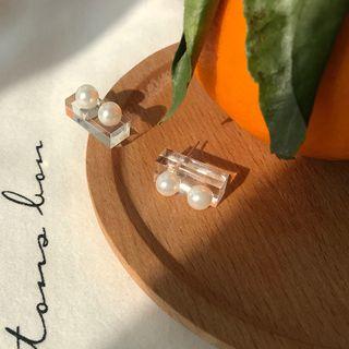 Faux Pearl Acrylic Bar Earring