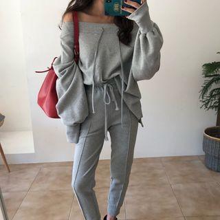 Set: Off-shoulder Sweatshirt + Cropped Jogger Pants Set - Sweatshirt - Gray - One Size / Jogger Pants - Gray - One Size