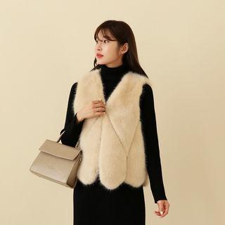V-neck Scallop-hem Faux-fur Vest