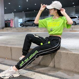 Short-sleeve Lettering Cropped T-shirt / Buckled Cargo Harem Pants