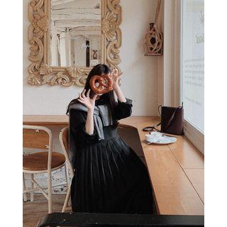 Round-neck Long Pleated Dress
