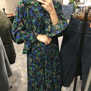 Bell-sleeve Floral Printed Pleated Dress Green - One Size