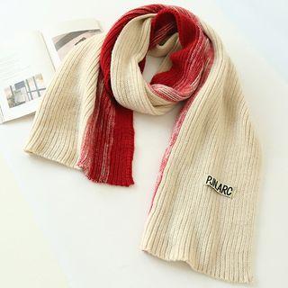 Lettering Gradient Knit Scarf