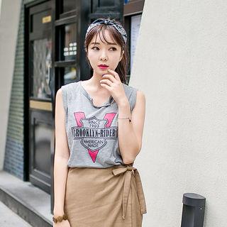 Open-placket Lettering Tank Top