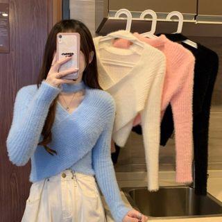 Cutout Halter Long-sleeve Knit Top