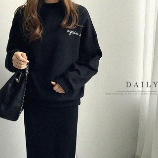 Crew-neck Drop-shoulder Lettering Sweatshirt