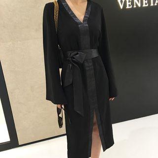 Long-sleeve V-neck Split Hem Shift Dress