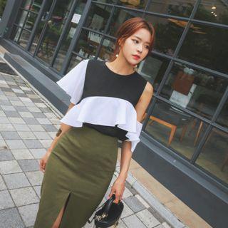 Crew-neck Contrast Ruffle-trim Top