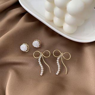 Resin Flower / Faux Pearl Bow Earring