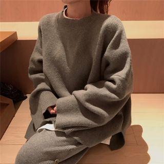 Side Slit Sweater / Button Detail Straight-cut Knit Pants
