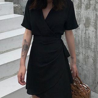 Plain V-neck Short-sleeve High-waist Dress