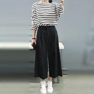 Set: Striped T-shirt + Cropped Wide Leg Pants