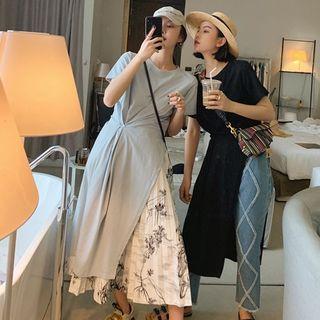 Short-sleeve Slit A-line Midi T-shirt Dress