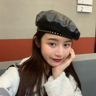 Star Faux Leather Beret Black - M