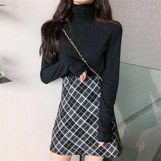Mock-turtleneck Long-sleeve Ribbed Top