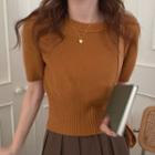Short-sleeve Knit Top / Pleated A-line Skirt