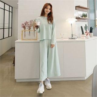 Set: Crew-neck T-shirt + Wide-leg Pants