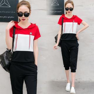 Set: Panel Short-sleeve Hoodie + Capri Pants