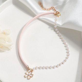 Asymmetric Faux Pearl Alloy Flower Choker 1 Pc - 01 - As Shown In Figure - One Size