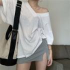 V-neck Plain T-shirt / Slit Mini Pencil Skirt