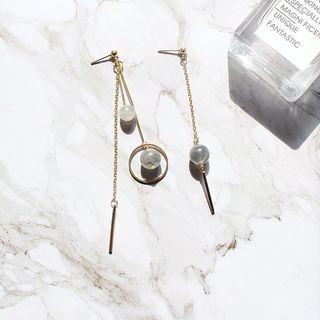 Non-matching Pearl Line Earring