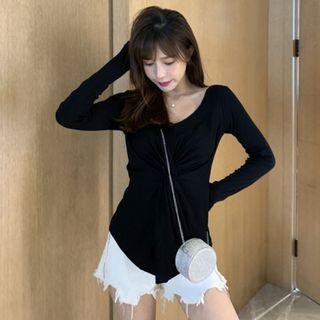 Long-sleeve V-neck Twisted Tee