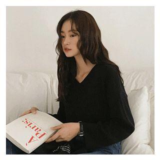 Colored V-neck Rib-knit Top