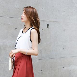 Sleeveless Contrast-piping Top