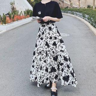 Set: Short-sleeve Printed T-shirt / Floral Printed Maxi Skirt
