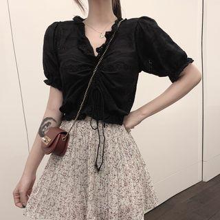 Short-sleeve Eyelet Lace Drawstring Top / Floral Print A-line Skirt
