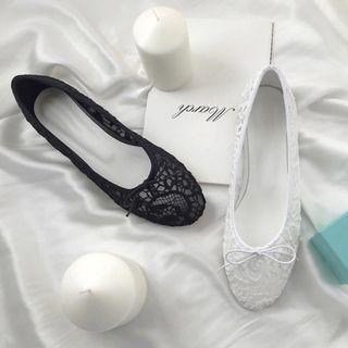 Bow-detail Laced Flats