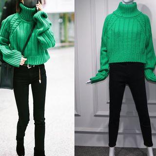 Turtleneck Sweater / Skinny Pants / Belt