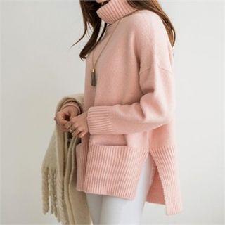 Turtleneck Dual-pocket Dip-back Sweater
