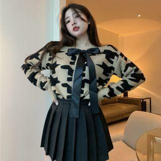 Houndstooth Bow Accent Cardigan / Pleated Mini A-line Skirt