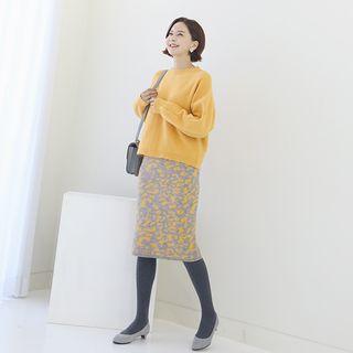 Set: Round-neck Knit Top + Band-waist Leopard Midi Skirt