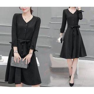 Long-sleeve V-neck Tie-waist Midi Dress