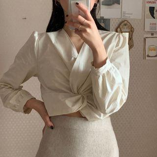 Long-sleeve Twisted Cropped Top