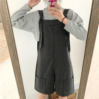 Plain Long-sleeve Cropped Top / Plaid Jumper Shorts