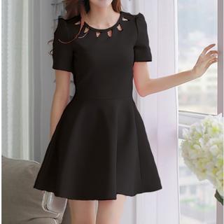 Short-sleeve Cutout A-line Dress
