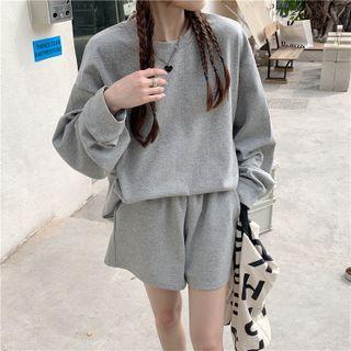 Set: Round-neck Plain Long-sleeve Sweatshirt + High-waist Wide-leg Shorts