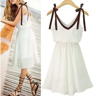 Sleeveless Bow-tied Gather-waist Dress
