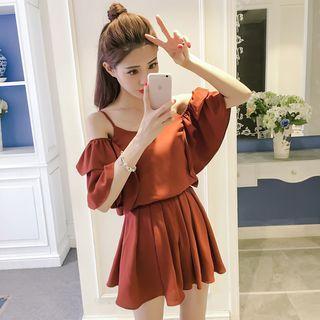 Set: Ruffle Trim Cut Out Shoulder Elbow Sleeve Top + Plain Skort