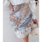 Lace-hem Patterned Pencil Skirt
