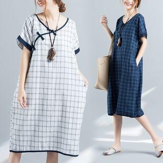 Short-sleeve Plaid Midi Dress