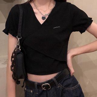 Short-sleeve V-neck Crop Top Black - One Size