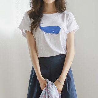 Whale-printing T-shirt